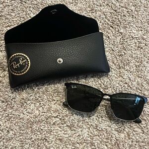 Kids ray ban sunglasses. Black. Aviator style.